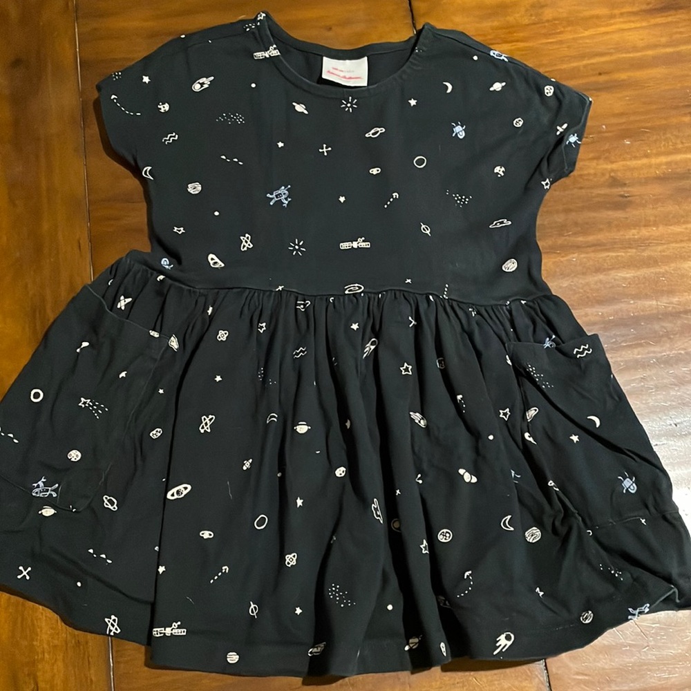Hanna Andersson - 4T - outer space dress :)